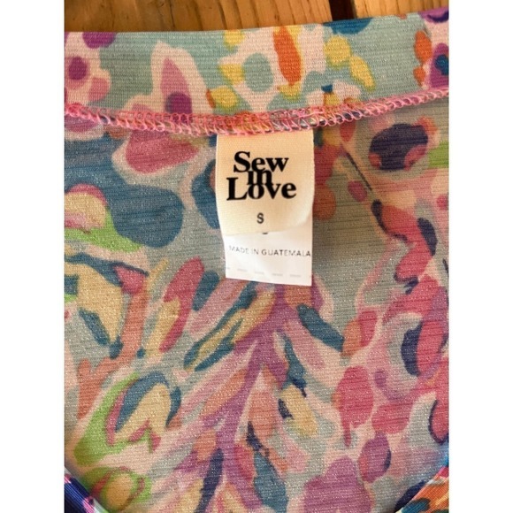 Women's Sew in Love colorful pocket Tee Shirt/top. Size Small. Beautiful! - Picture 3 of 6